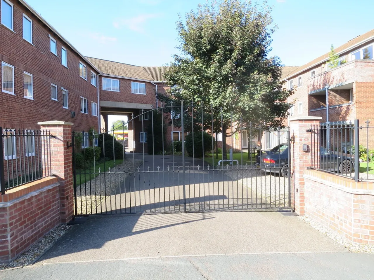 2 bed flat to rent — Newmarket