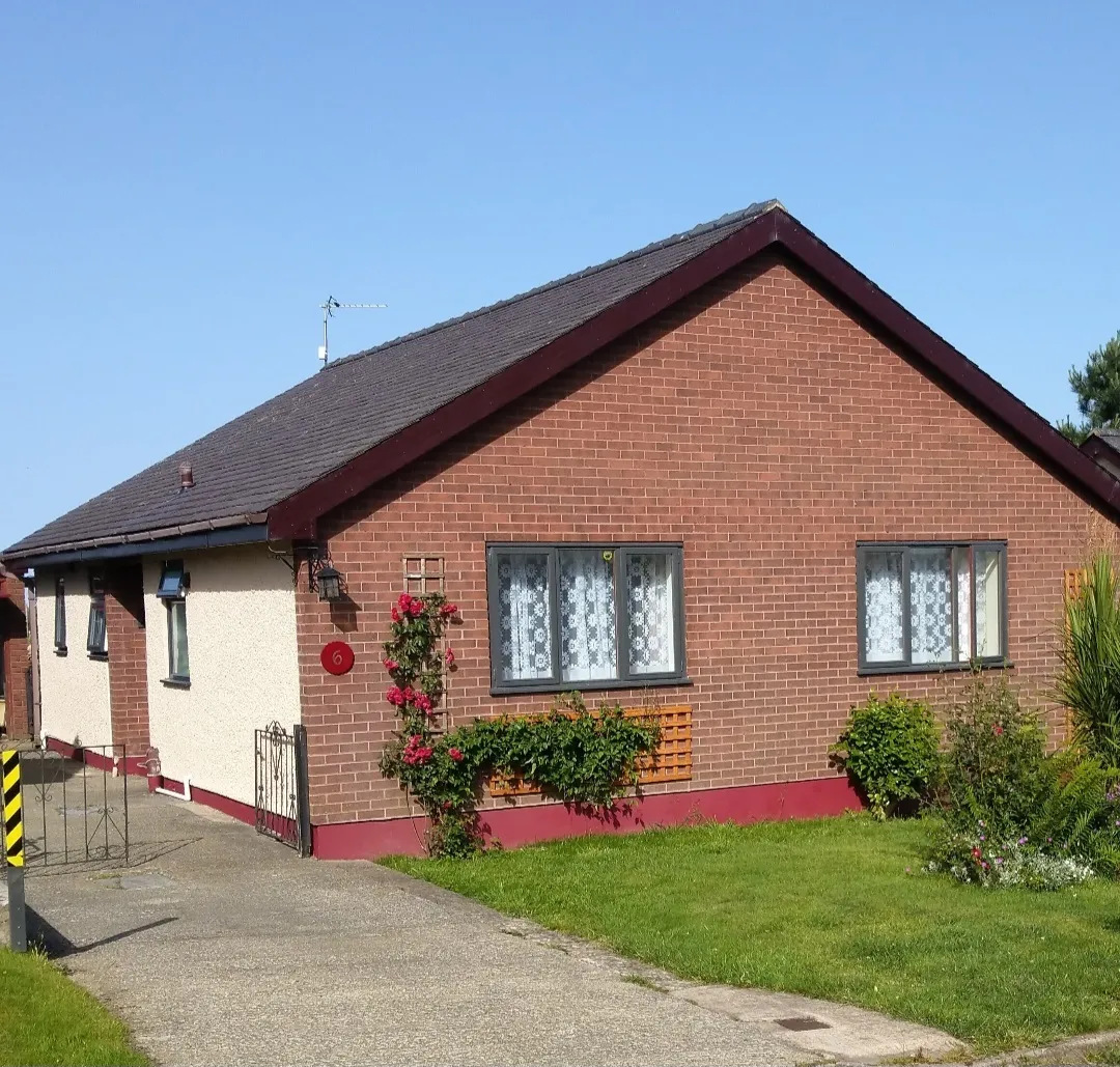 3 bed house to rent, Hafod Lon, Rhiwlas, LL57