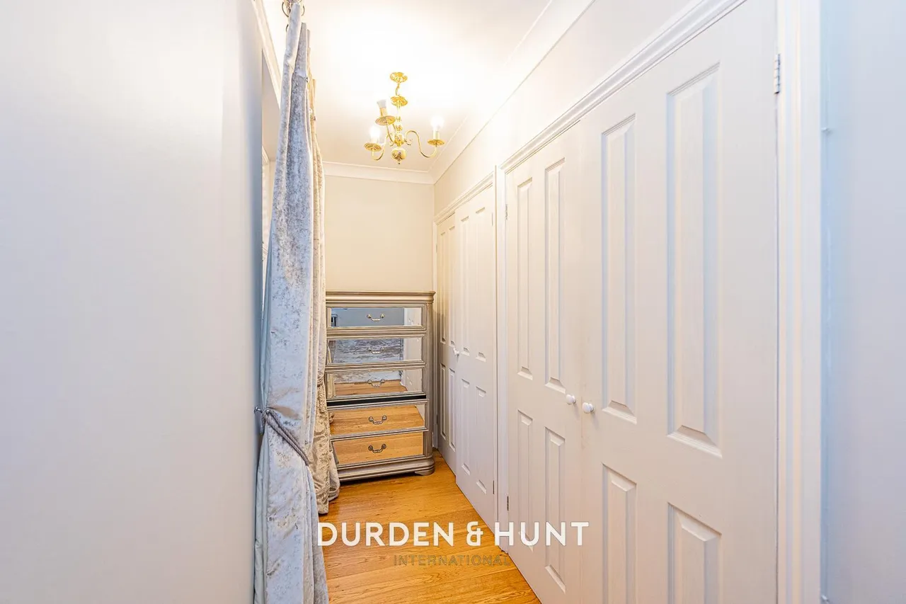 Gainsborough Place, Chigwell, IG7, photo 25