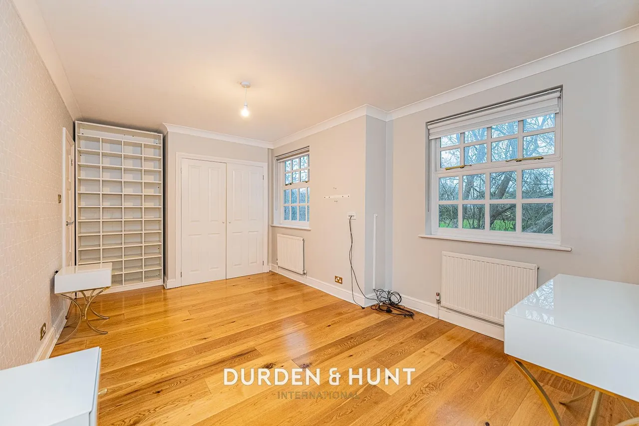 Gainsborough Place, Chigwell, IG7, photo 30