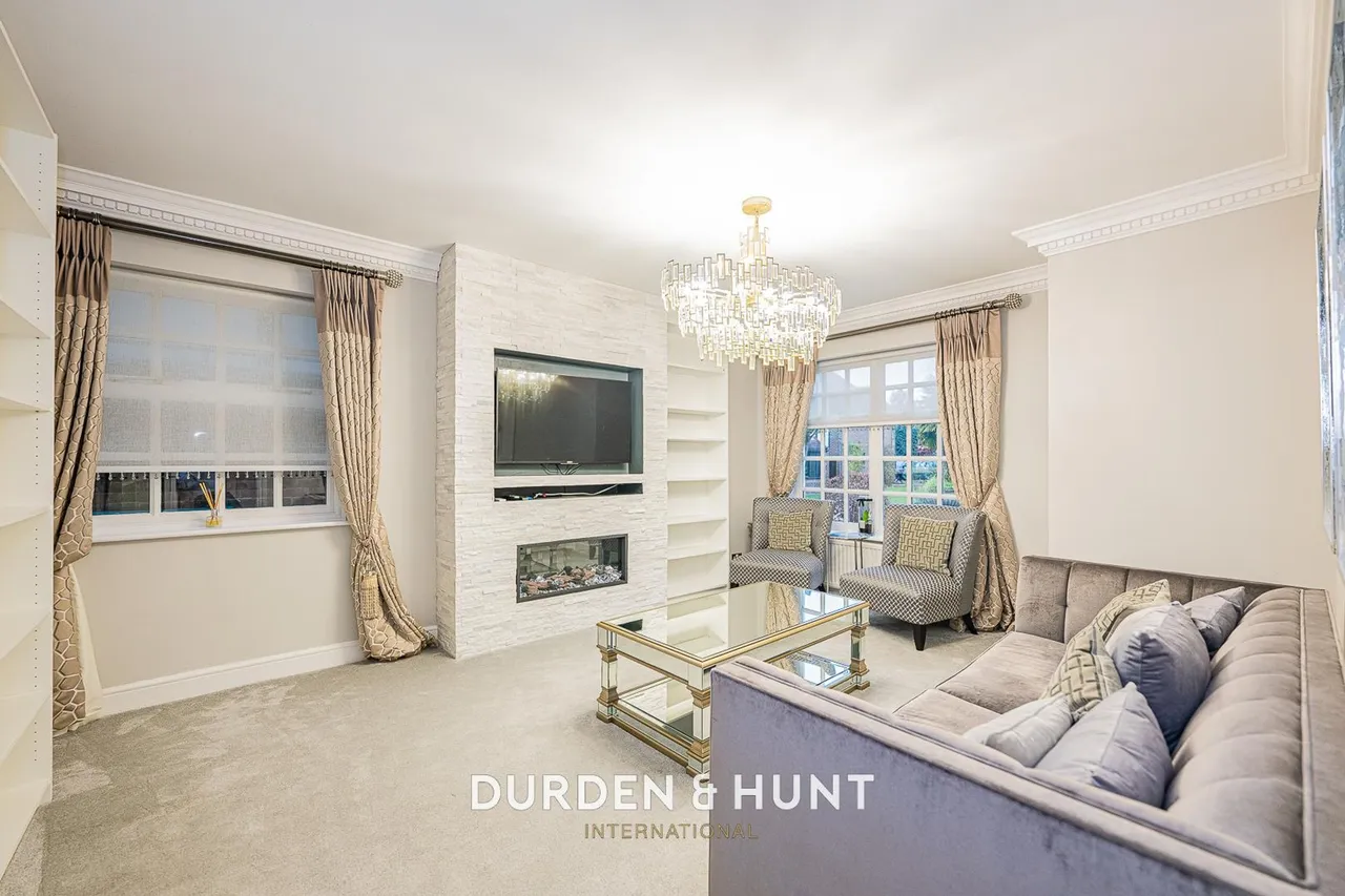 Gainsborough Place, Chigwell, IG7, photo 10
