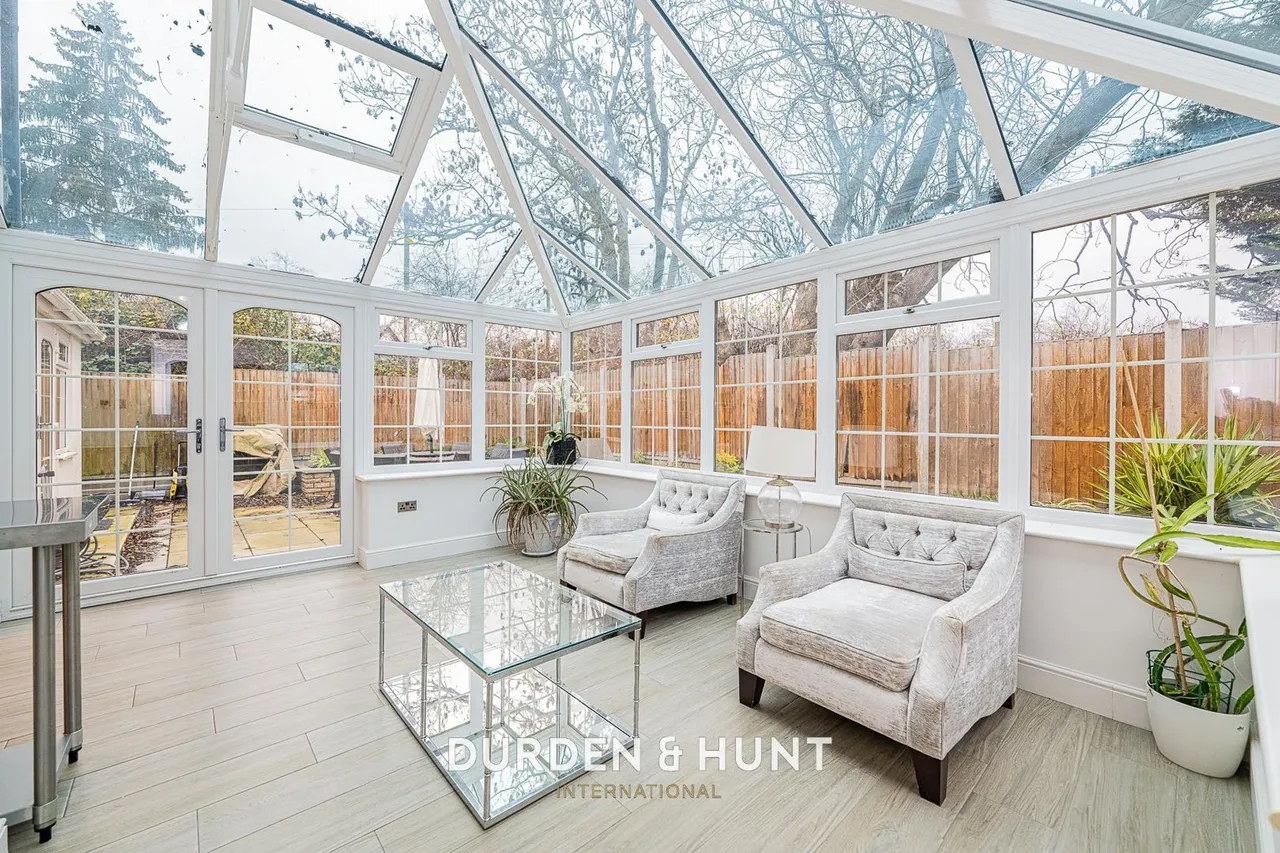 Gainsborough Place, Chigwell, IG7, photo 8