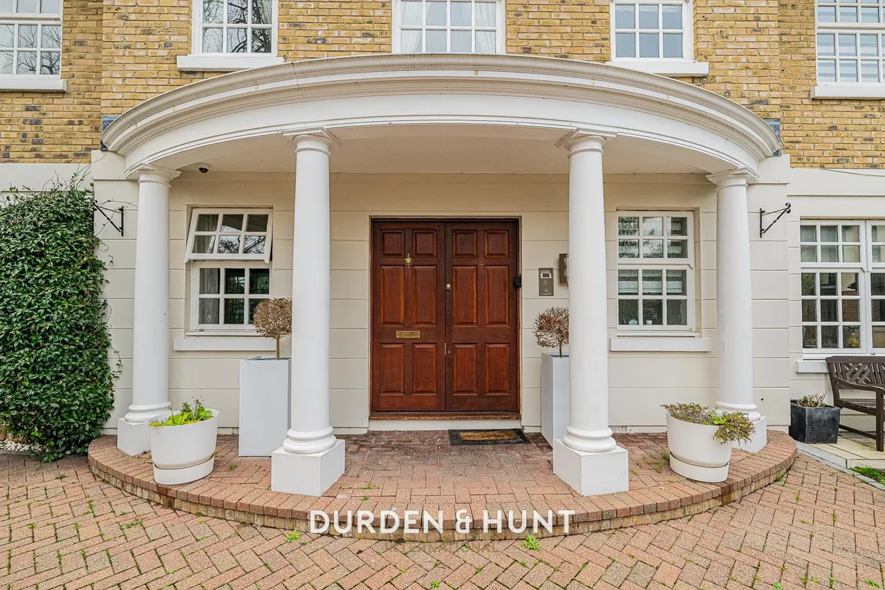 Gainsborough Place, Chigwell, IG7, photo 37
