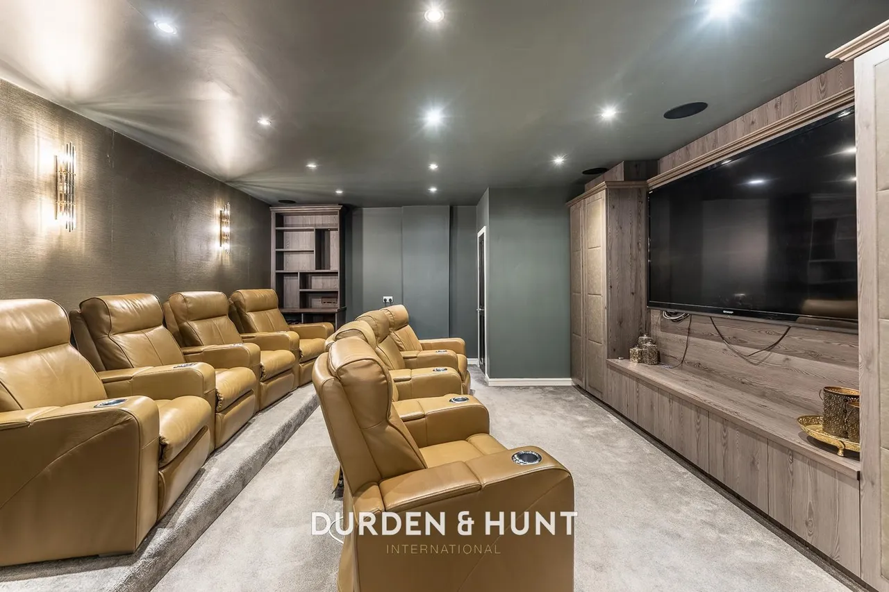 Gainsborough Place, Chigwell, IG7, photo 16