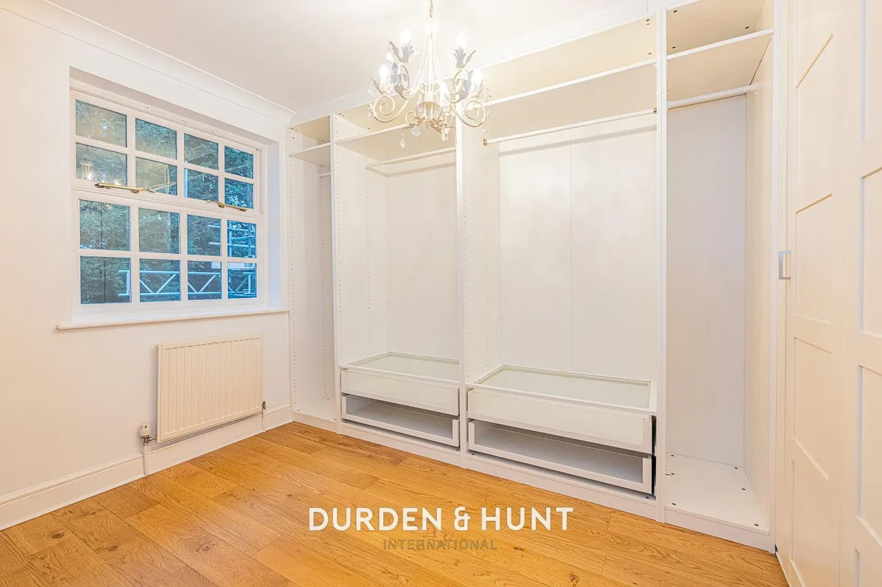 Gainsborough Place, Chigwell, IG7, photo 28