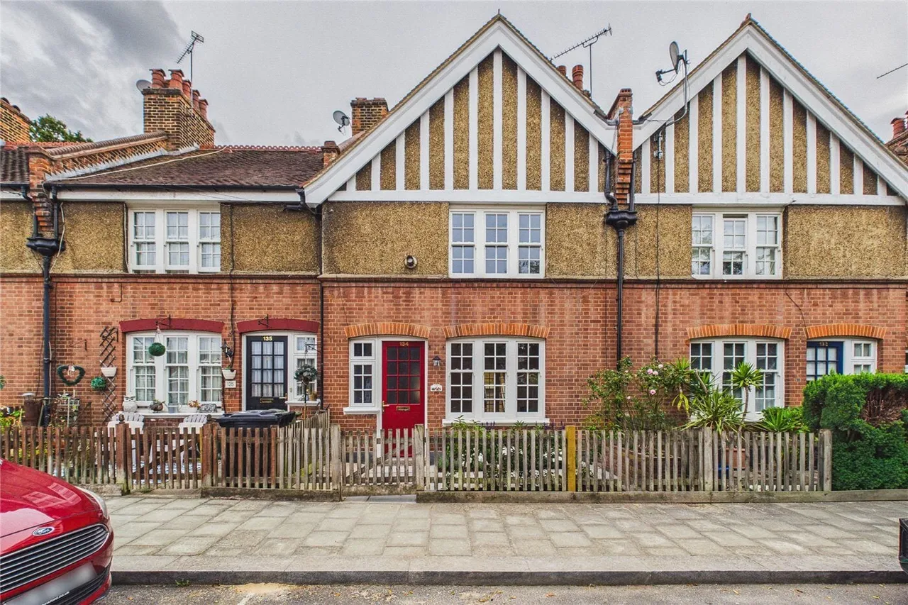 3 bed house for sale, Rosendale Road, London, SE24