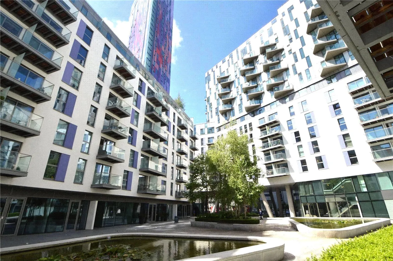 Saffron Central Square, East Croydon, CR0, photo 2