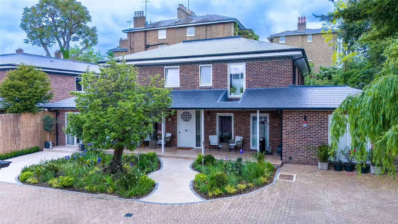 Hillside Close, St. John's Wood, London, NW8 0EF, photo 2