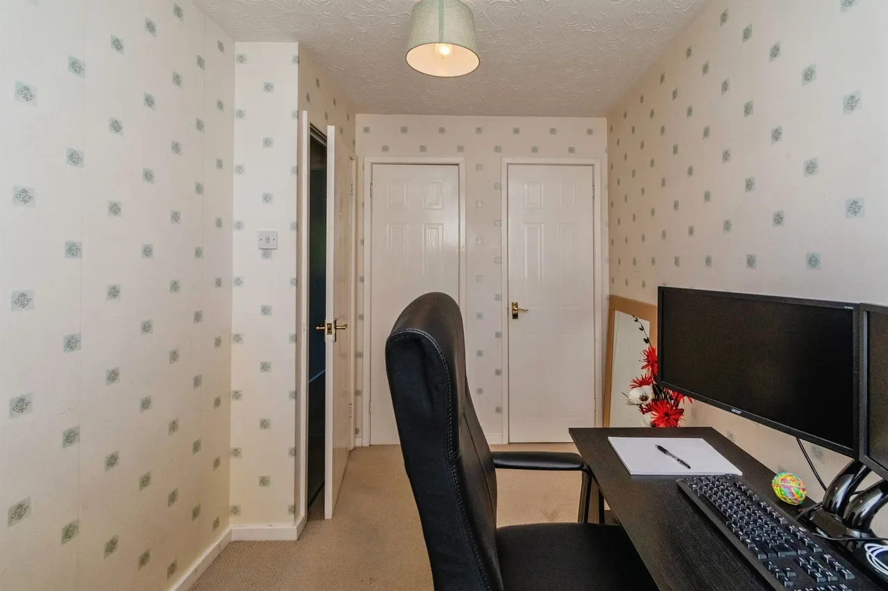 Julie Croft, Bilston, WV14, photo 8