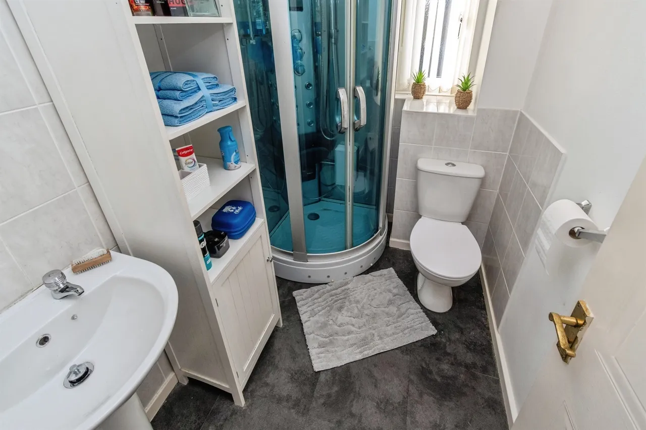 Julie Croft, Bilston, WV14, photo 11