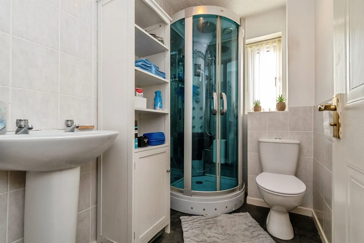 Julie Croft, Bilston, WV14, photo 10