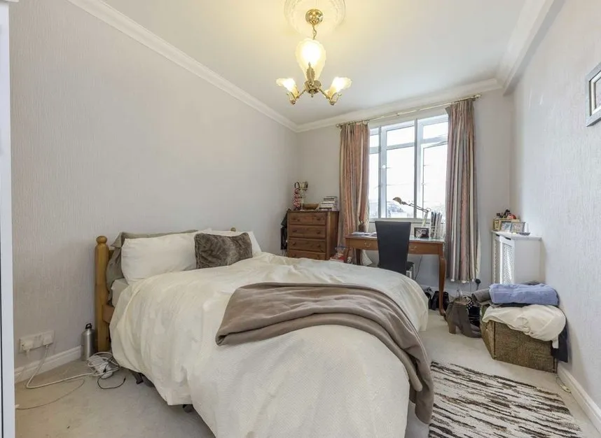 Hammersmith Road, Hammersmith, W6, photo 5