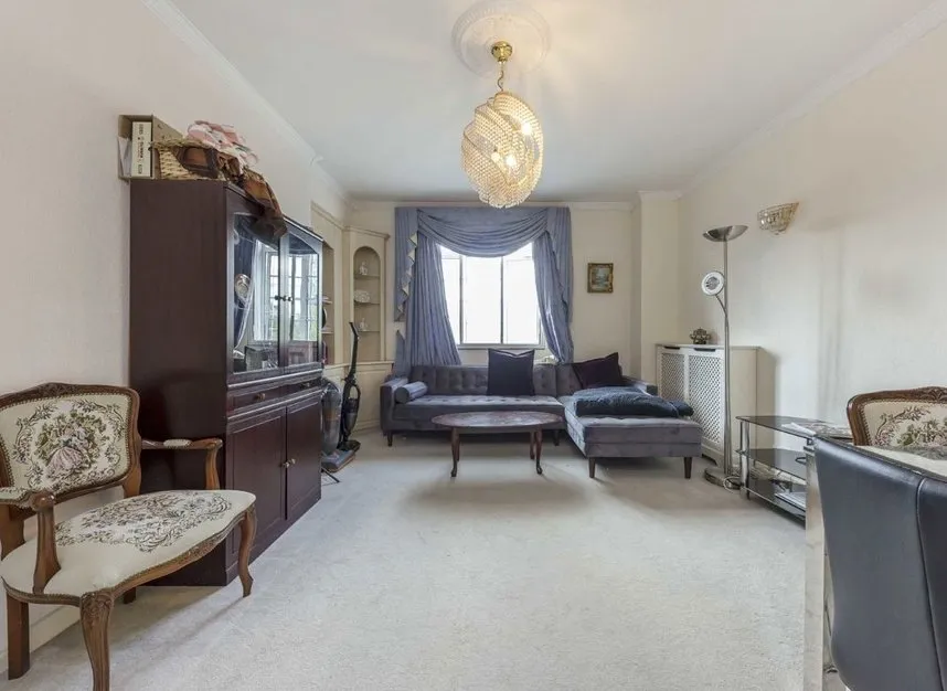Hammersmith Road, Hammersmith, W6, photo 2