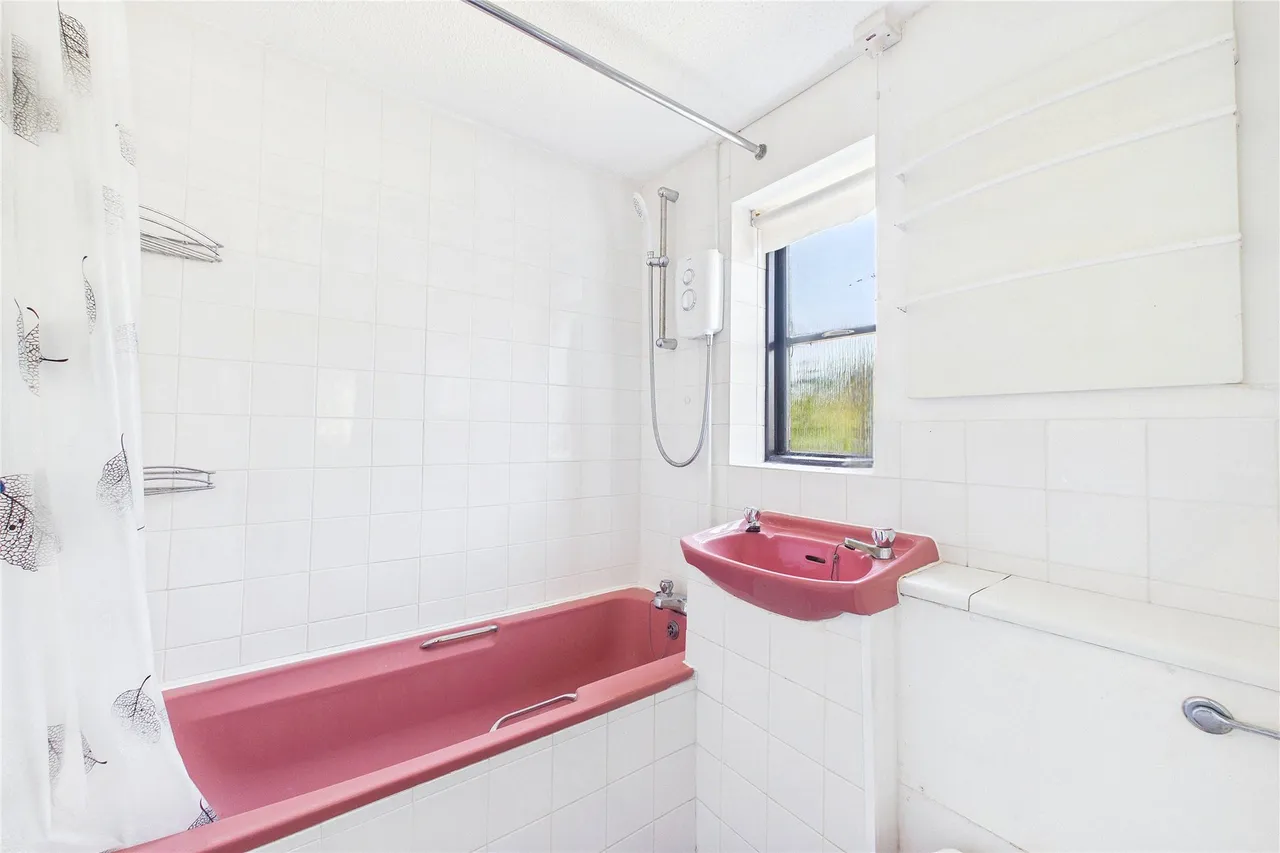 Bluebell Rise, Lightwater, GU18, photo 8