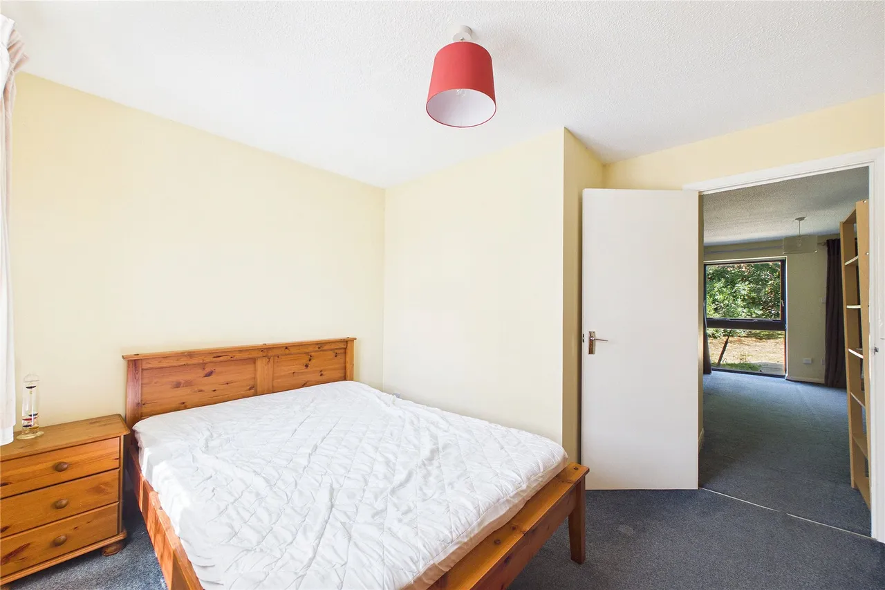 Bluebell Rise, Lightwater, GU18, photo 7