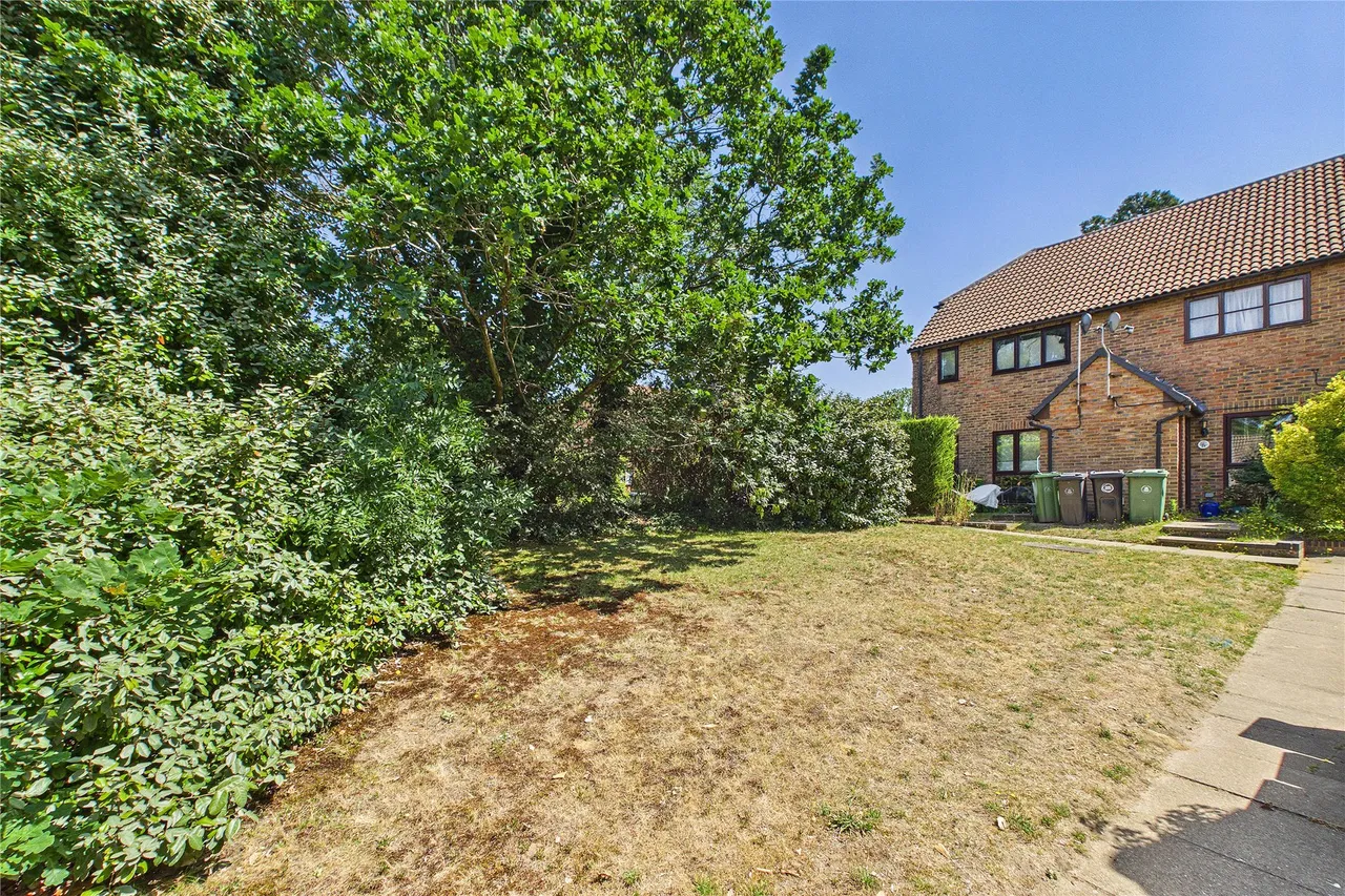 Bluebell Rise, Lightwater, GU18, photo 10