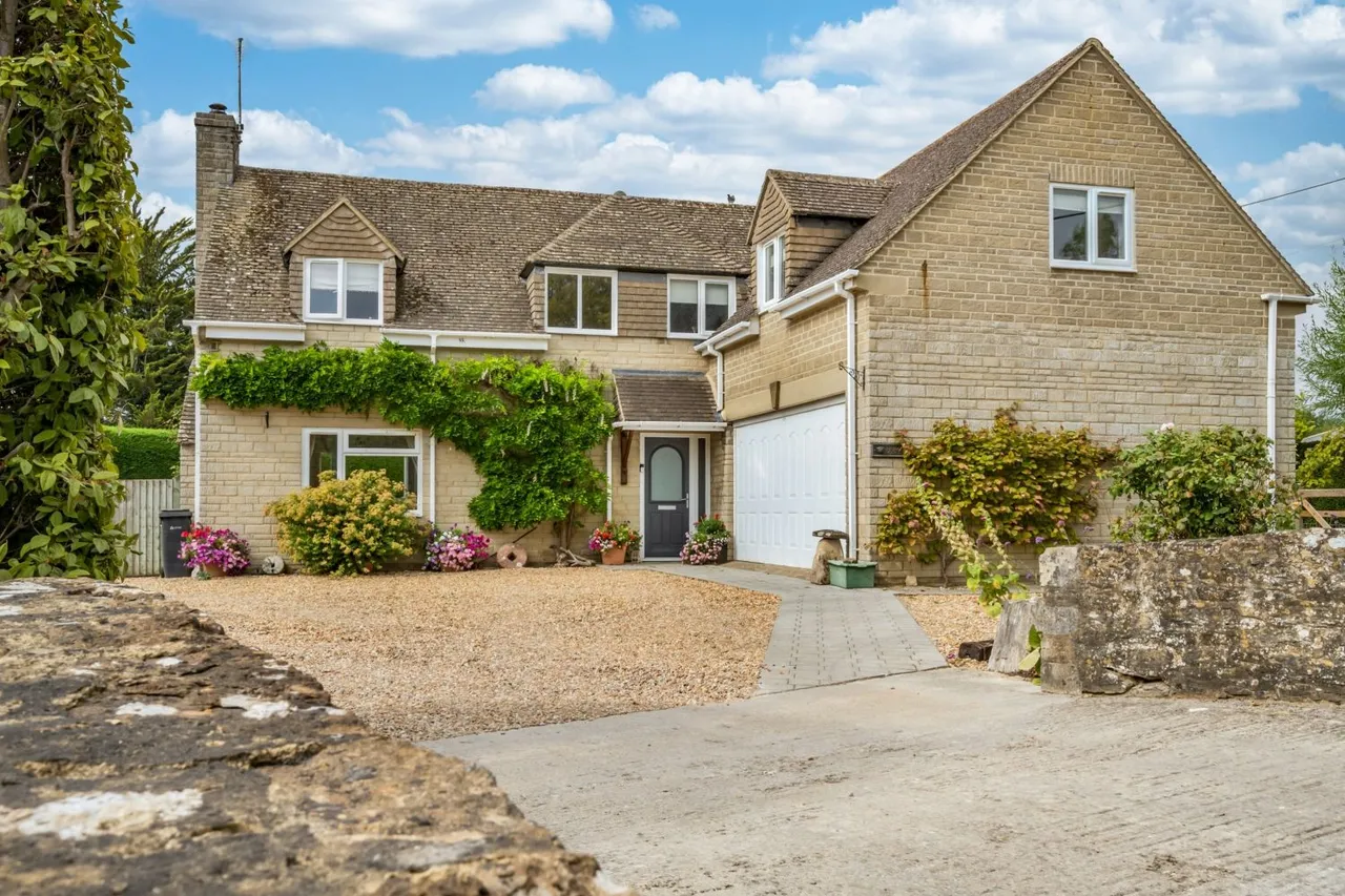 School Lane, South Cerney, GL7, photo 3