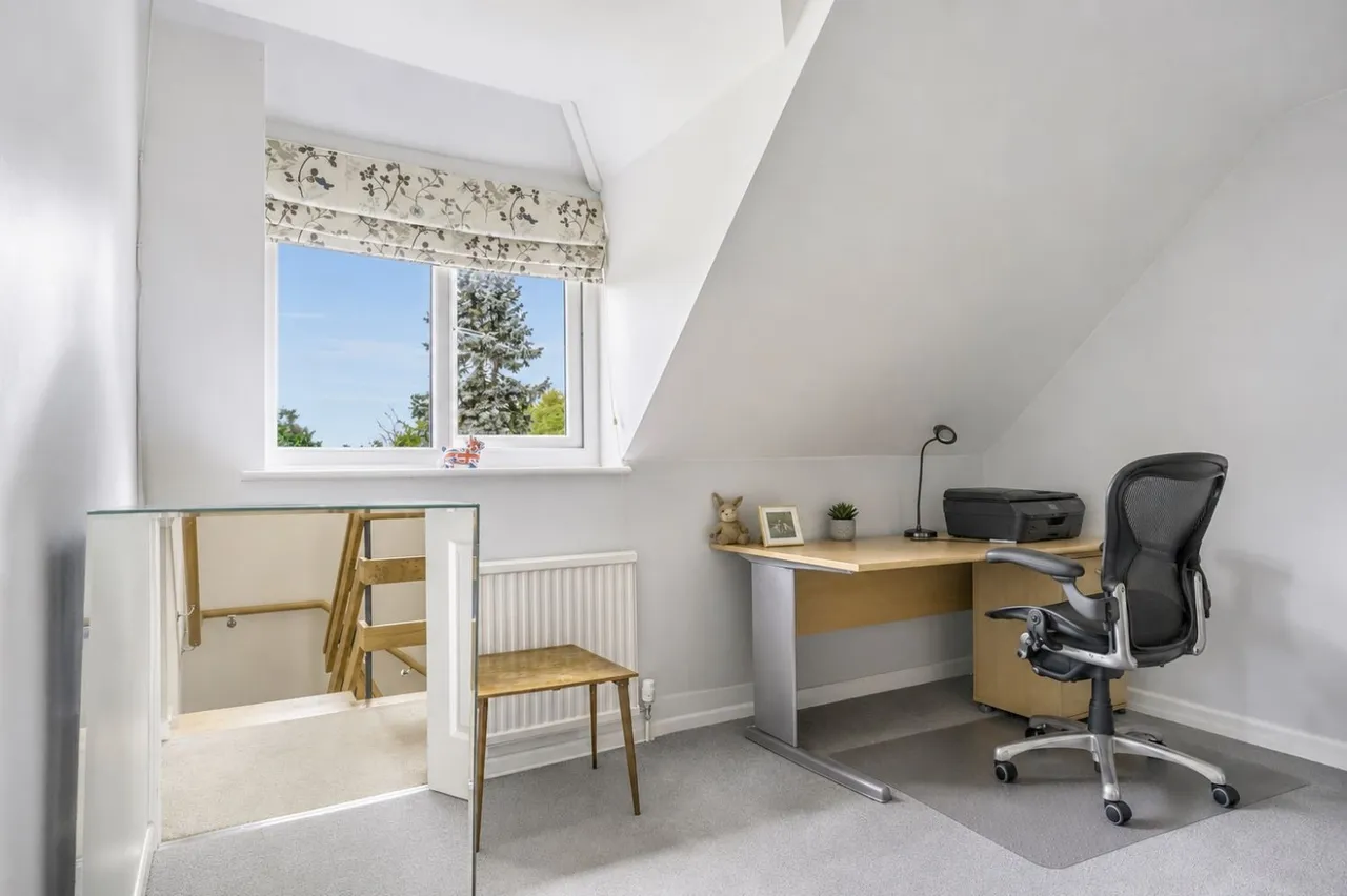 School Lane, South Cerney, GL7, photo 16