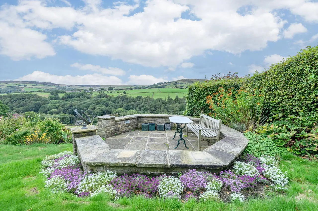 Swift Place, Ripponden, HX6, photo 44