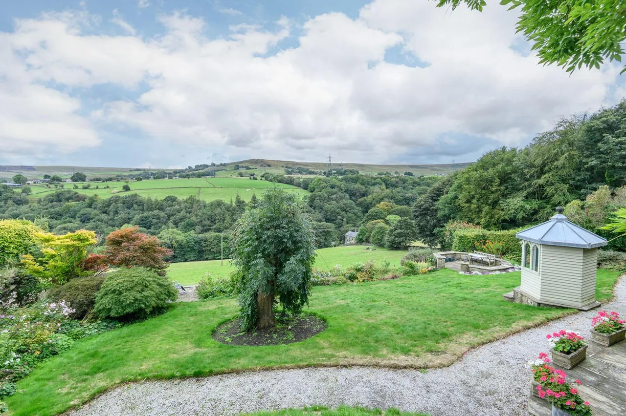Swift Place, Ripponden, HX6, photo 42