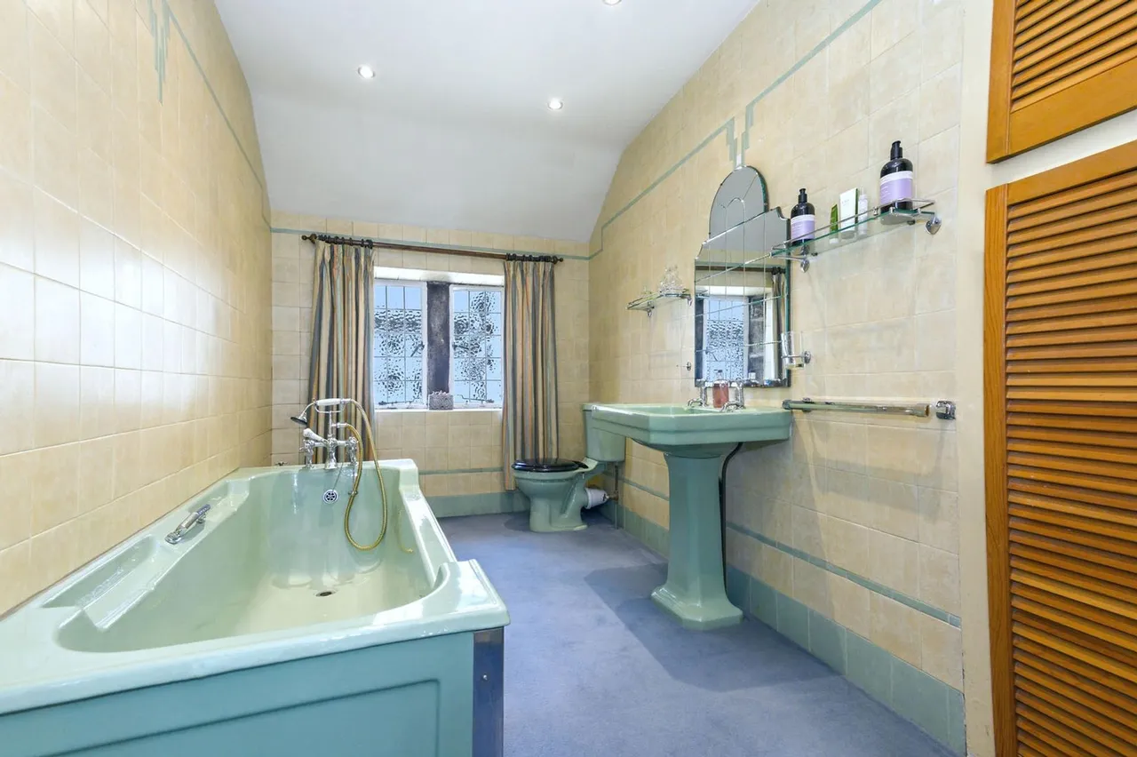 Swift Place, Ripponden, HX6, photo 38