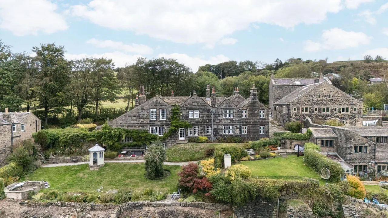 5 bed house for sale, Swift Place, Ripponden, HX6