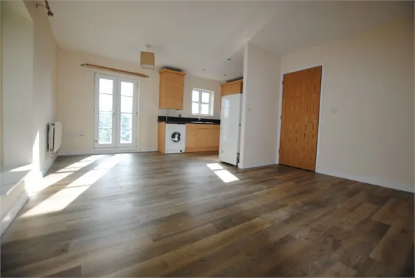 Kingfisher Drive, GREENHITHE, Kent, DA9 9RS, photo 2