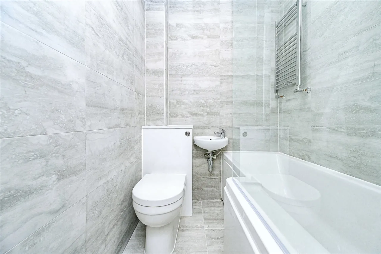 Blackthorn Drive, Luton, LU2, photo 4