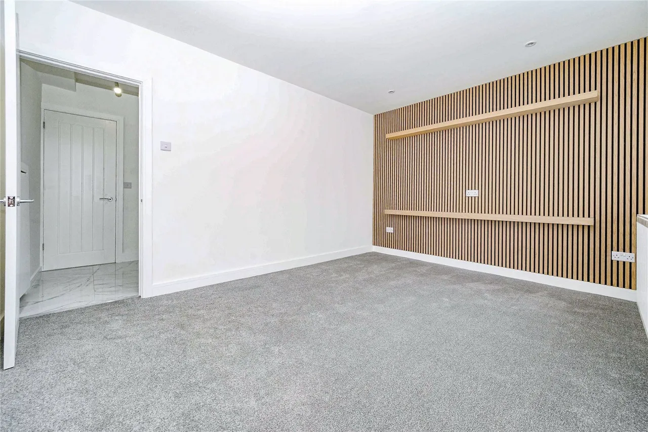 Blackthorn Drive, Luton, LU2, photo 2
