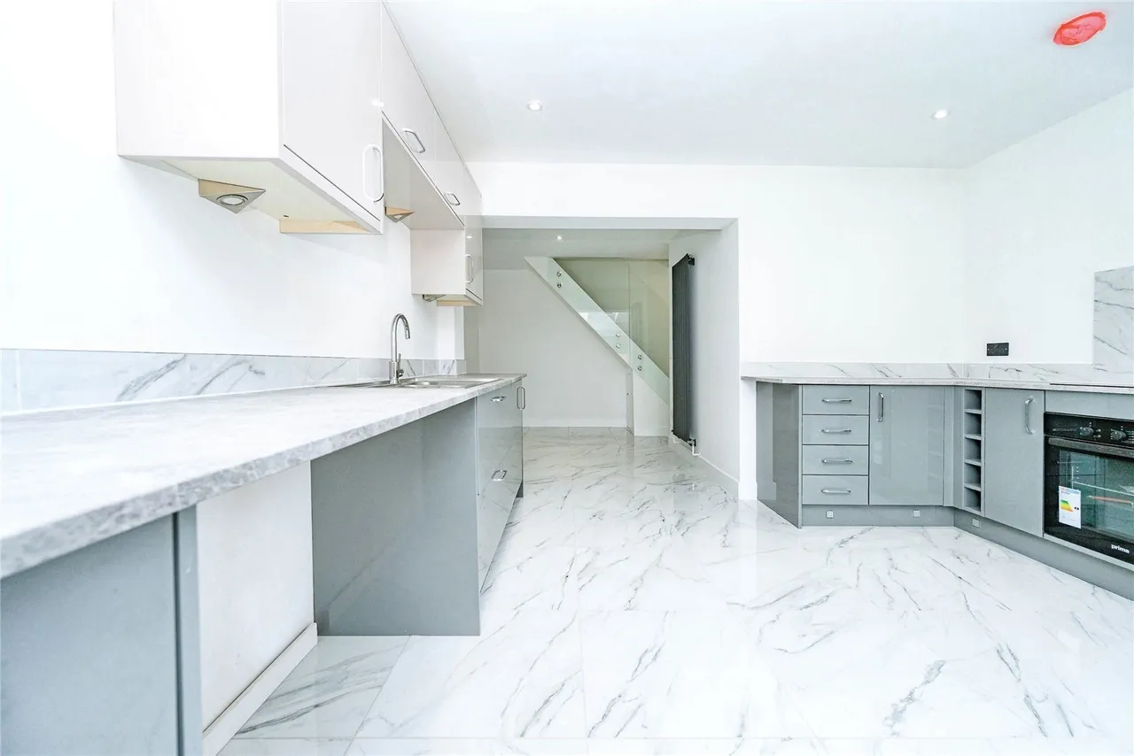 Blackthorn Drive, Luton, LU2, photo 10