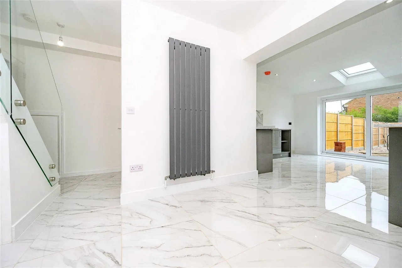 Blackthorn Drive, Luton, LU2, photo 6