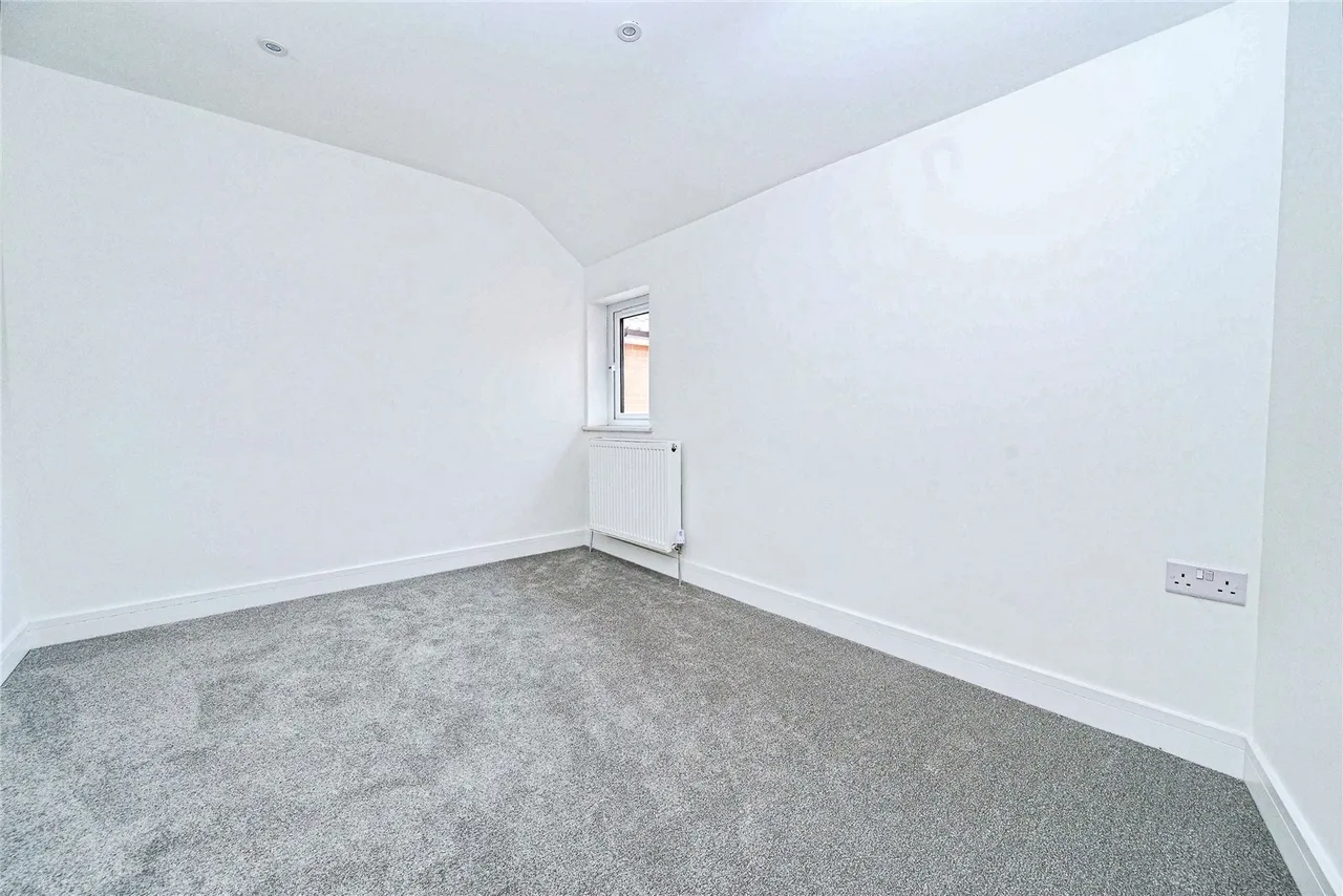 Blackthorn Drive, Luton, LU2, photo 17