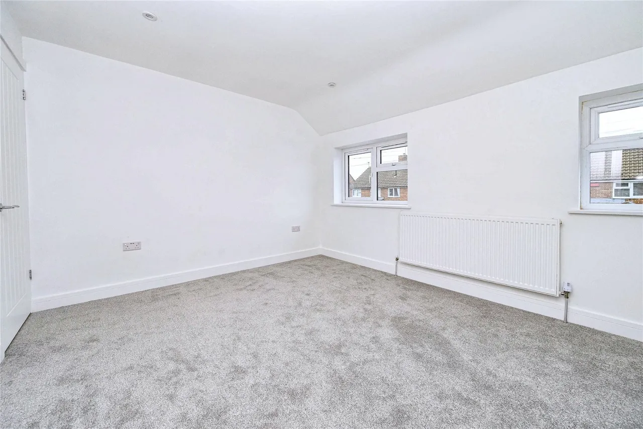 Blackthorn Drive, Luton, LU2, photo 13