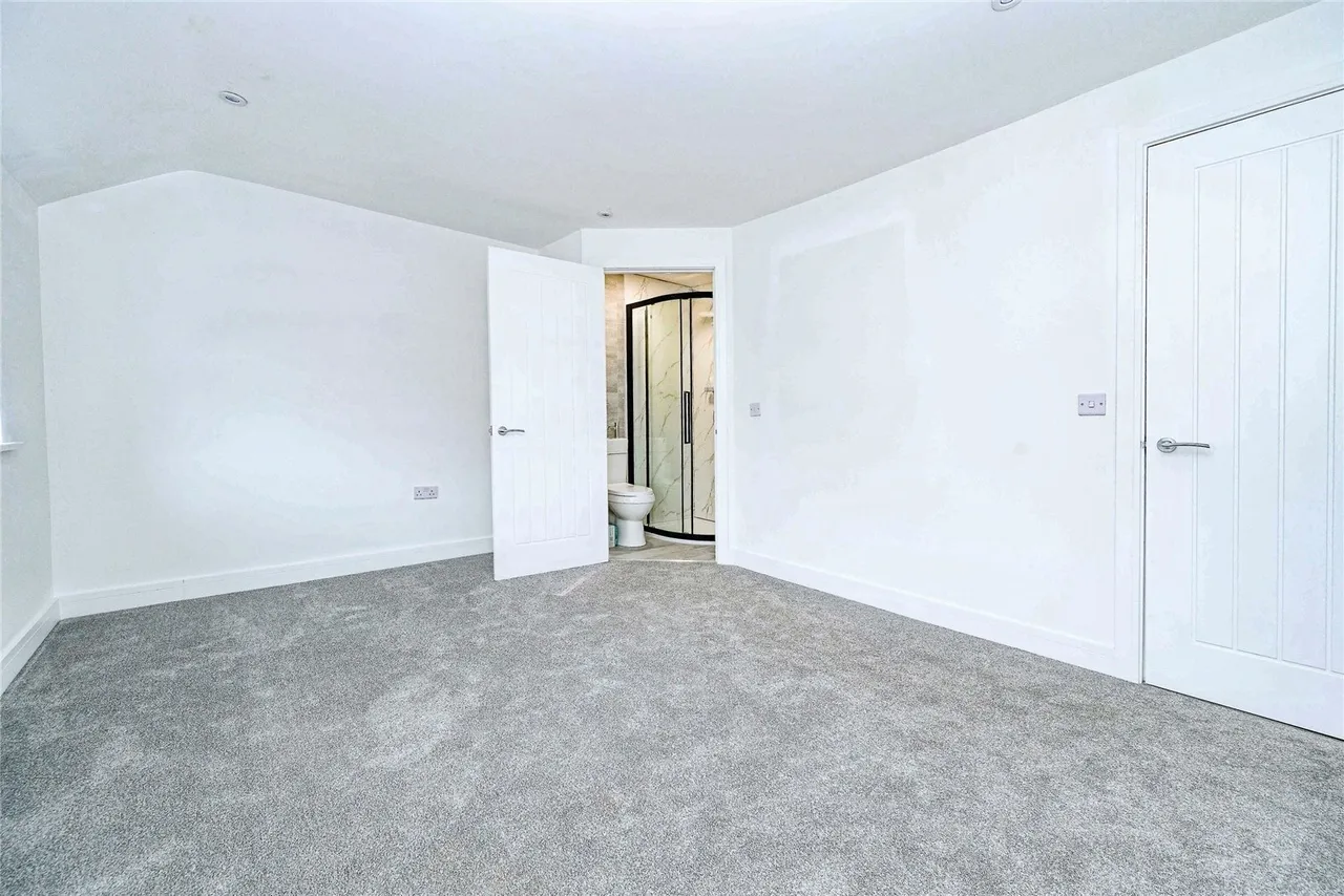 Blackthorn Drive, Luton, LU2, photo 15
