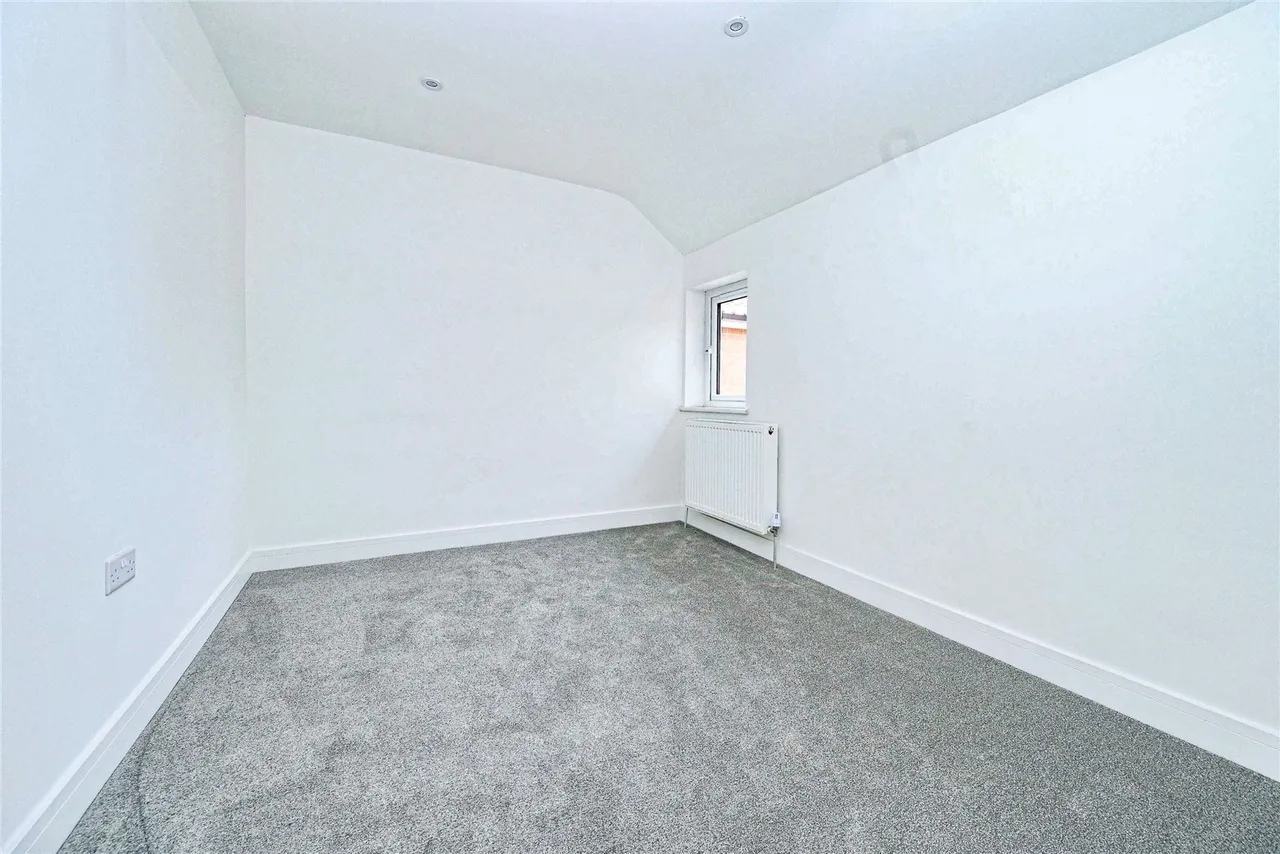 Blackthorn Drive, Luton, LU2, photo 16