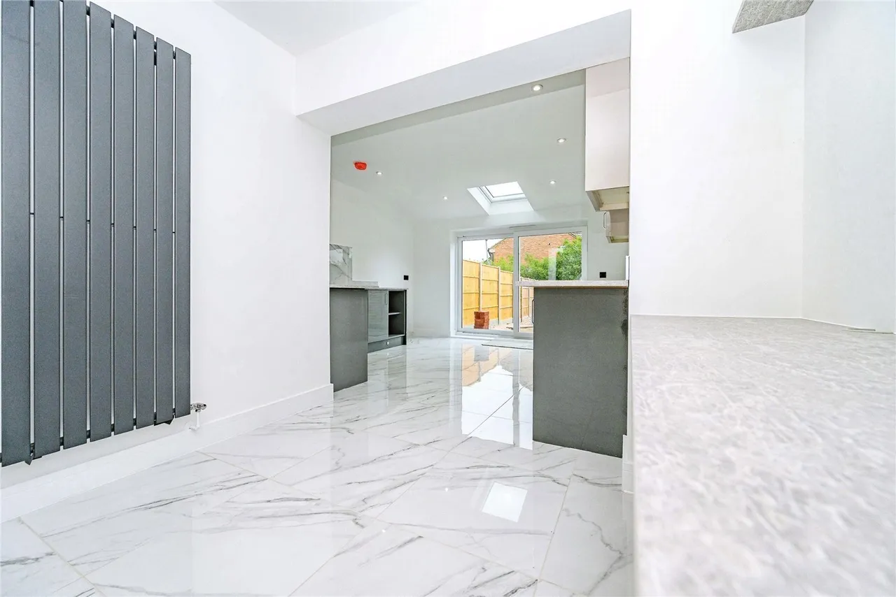 Blackthorn Drive, Luton, LU2, photo 5