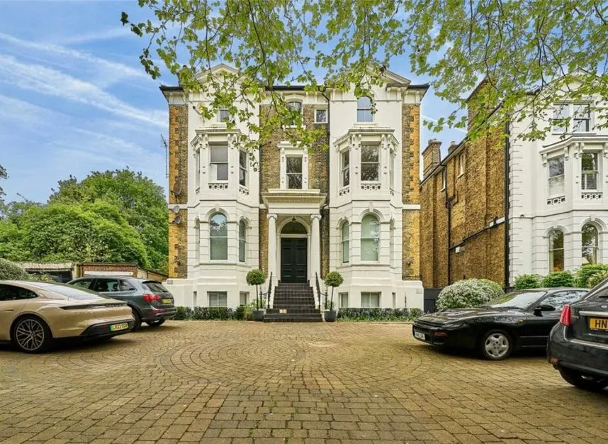 3 bed flat to rent — Queens Road, Richmond, TW10