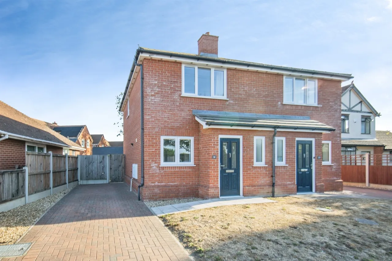 2 bed house for sale — Bromley Road, Parsons Heath, Colchester