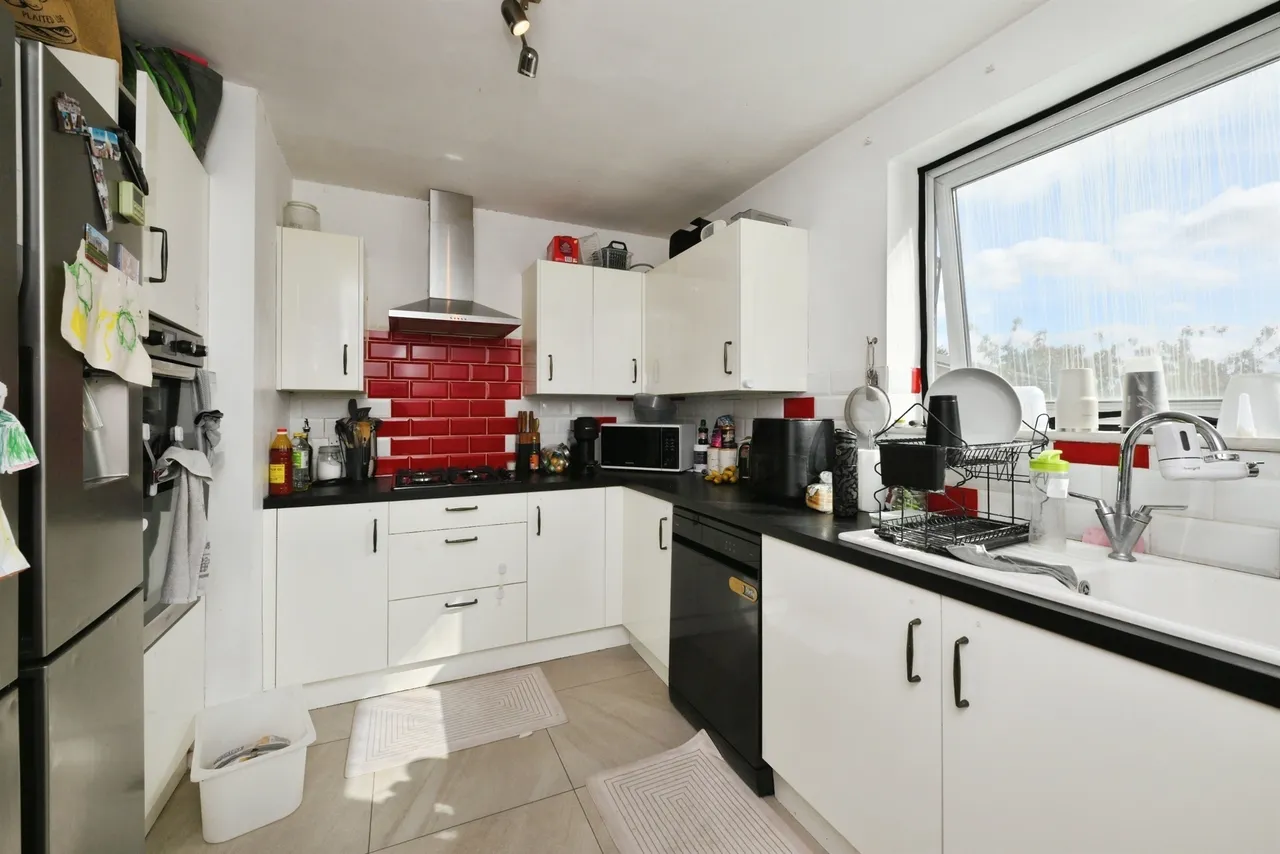 Amberry Court, HARLOW, photo 2