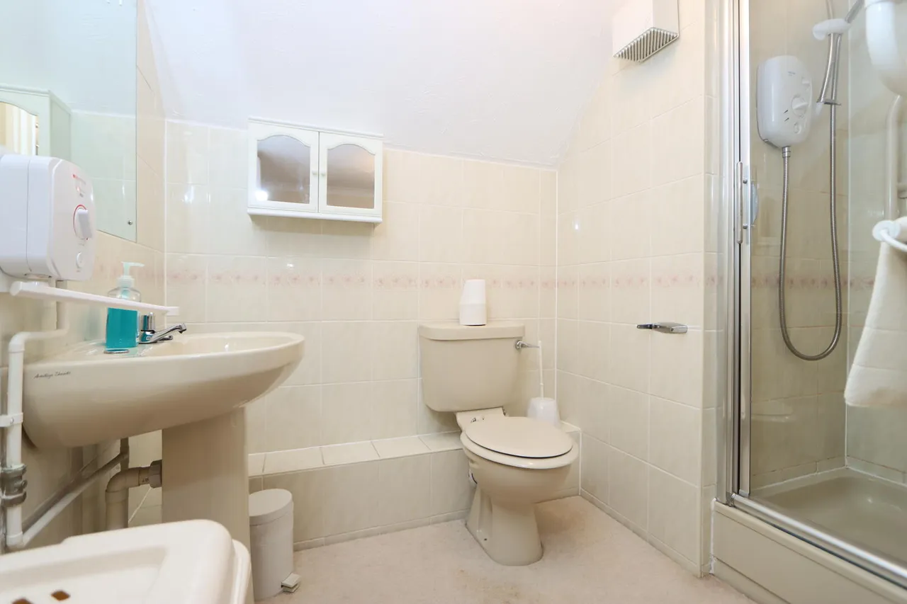 Worcester Road, Hagley, Stourbridge, photo 26
