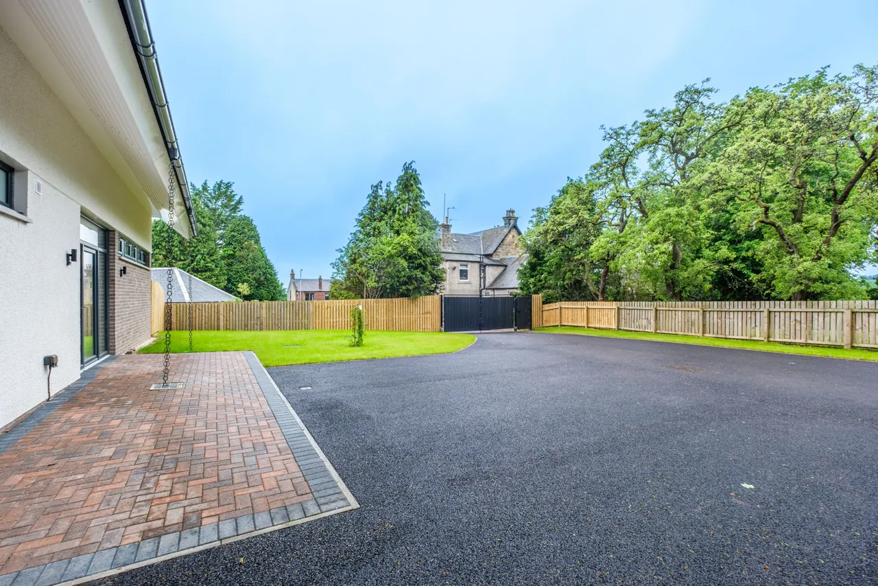 Lanark Road, Carluke, ML8, photo 27