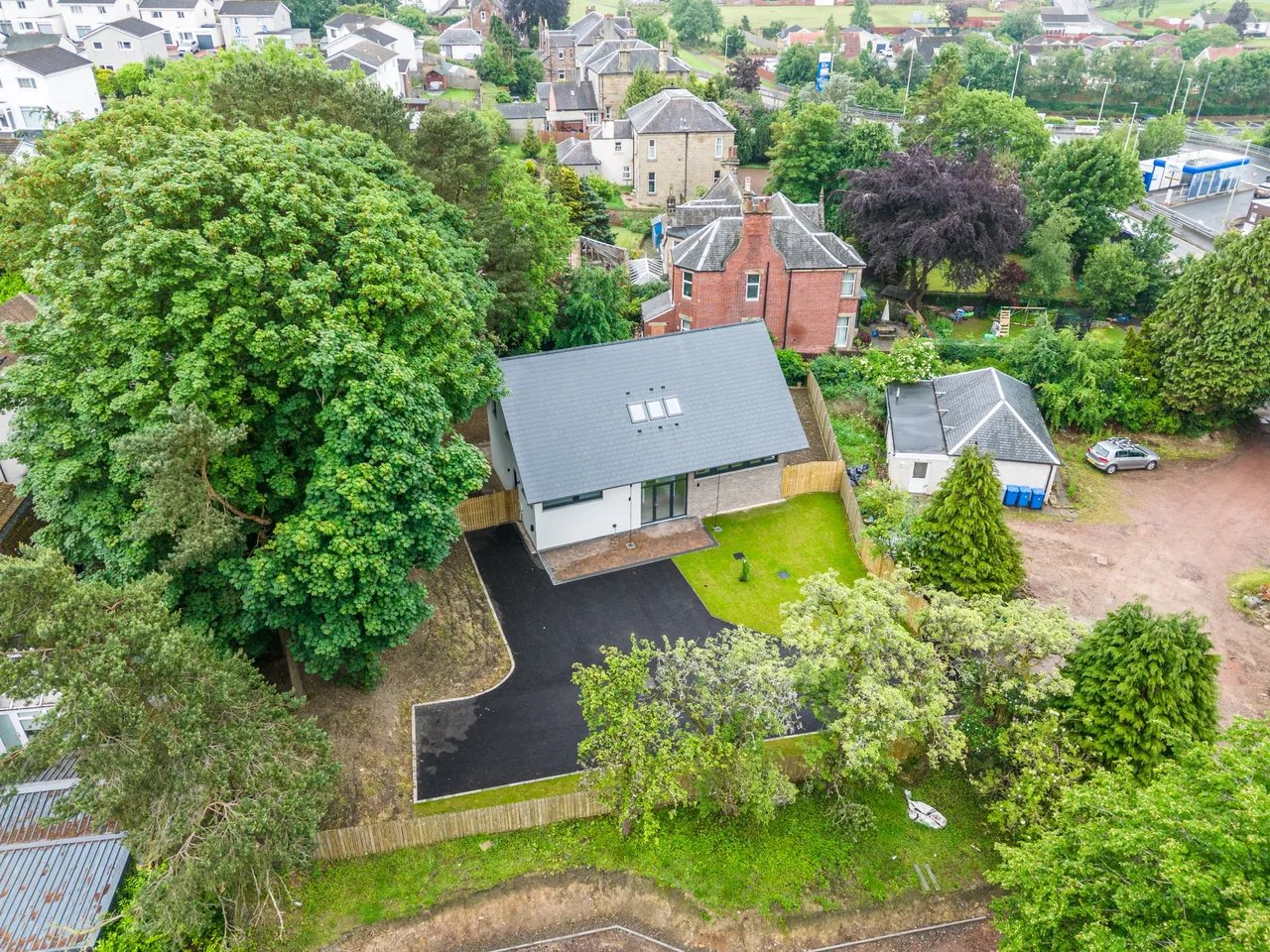 Lanark Road, Carluke, ML8, photo 2