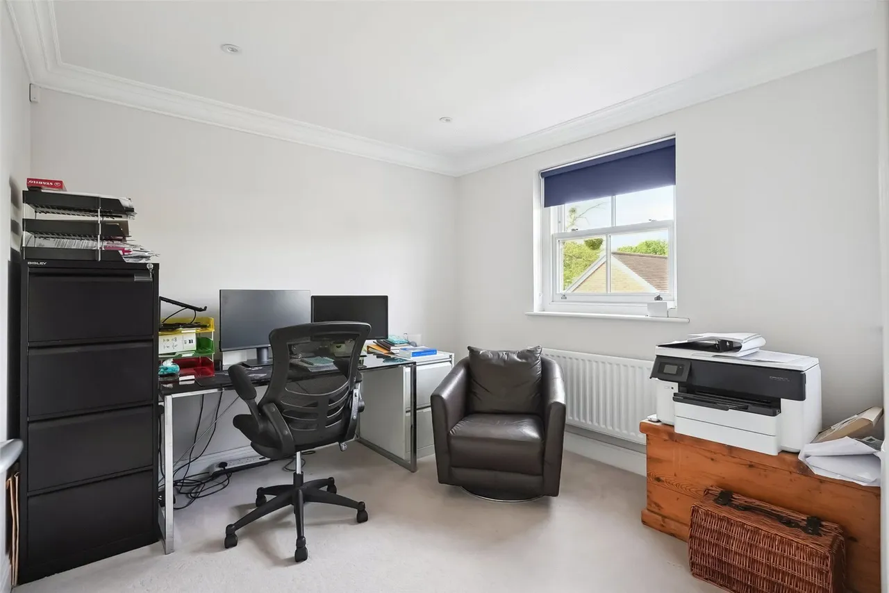 Warwick Close, Hampton, TW12 2TY, photo 12
