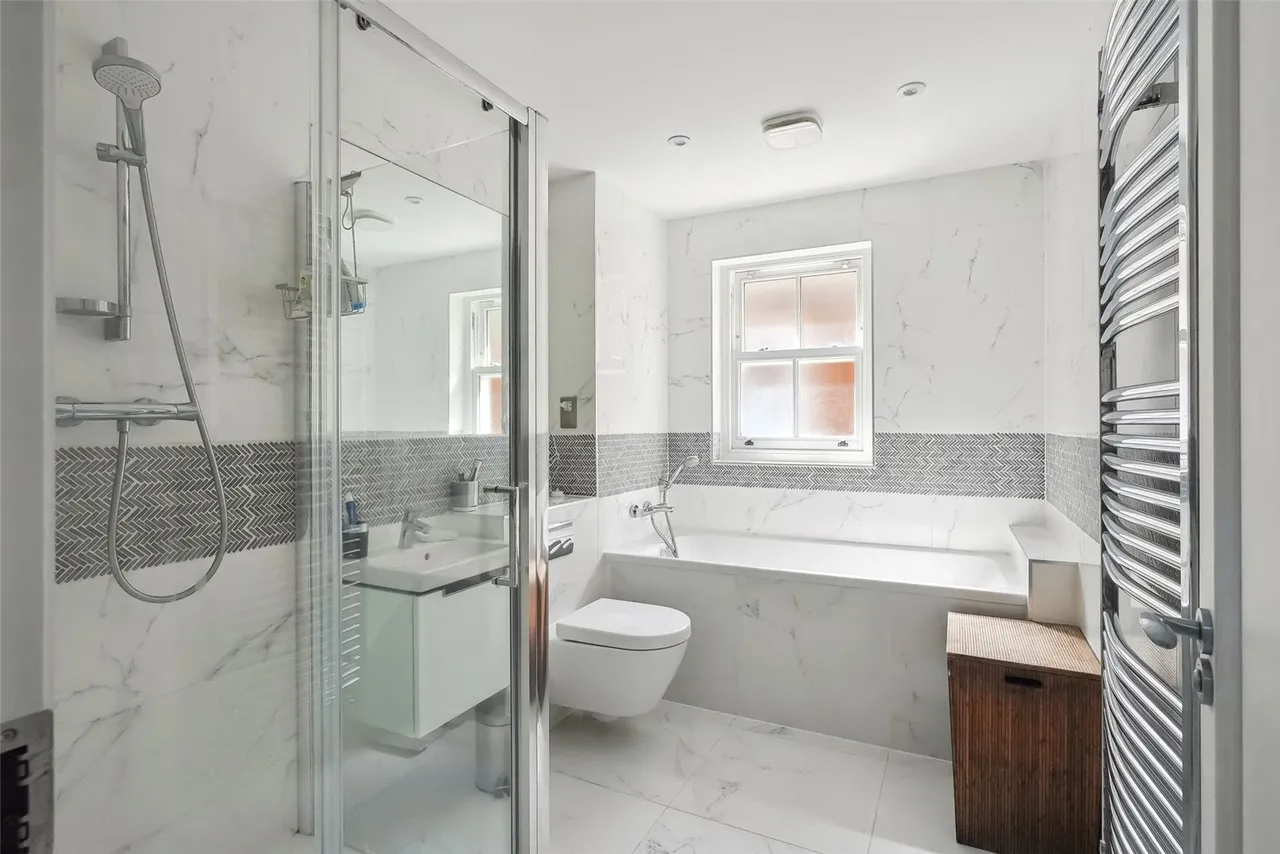 Warwick Close, Hampton, TW12 2TY, photo 11