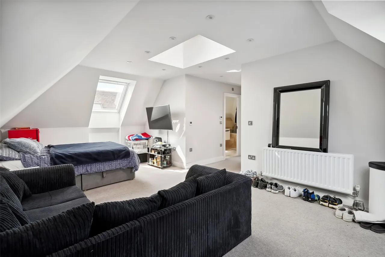 Warwick Close, Hampton, TW12 2TY, photo 13