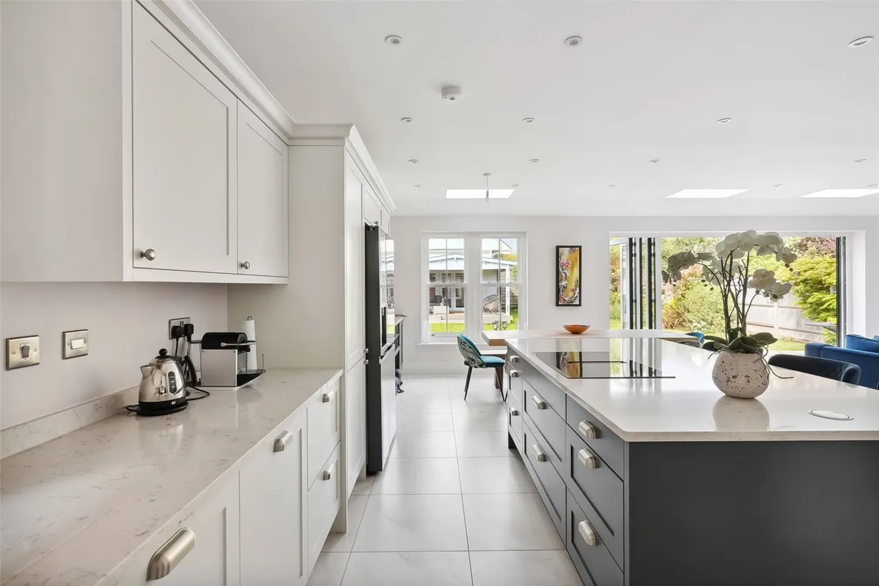 Warwick Close, Hampton, TW12 2TY, photo 5
