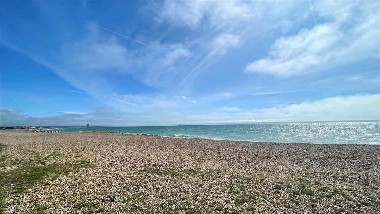 West Beach, Lancing, BN15, photo 2