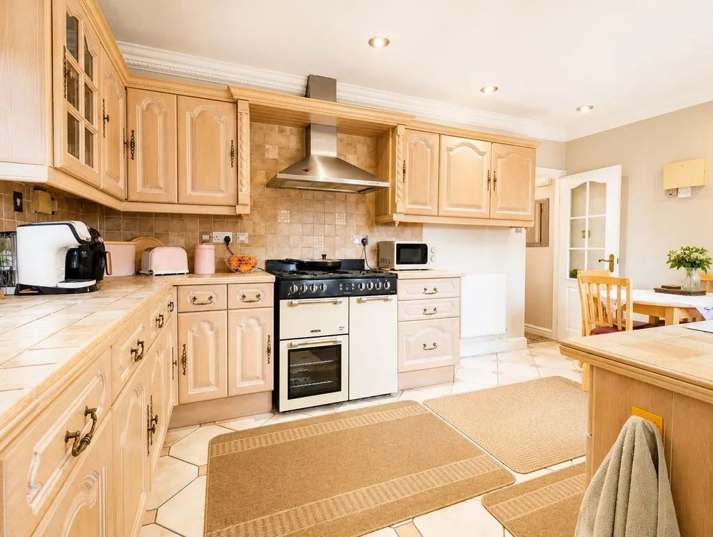 Mere Croft, Norton Canes, WS11, photo 4