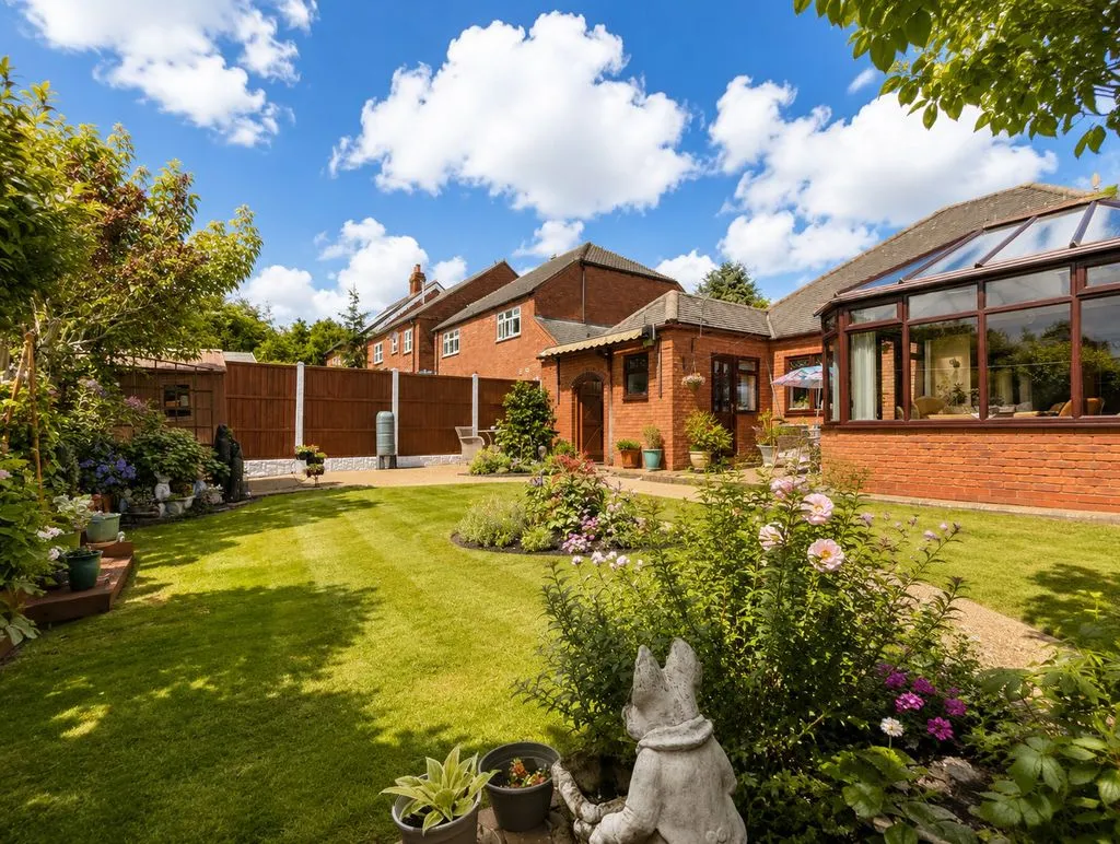 Mere Croft, Norton Canes, WS11, photo 12