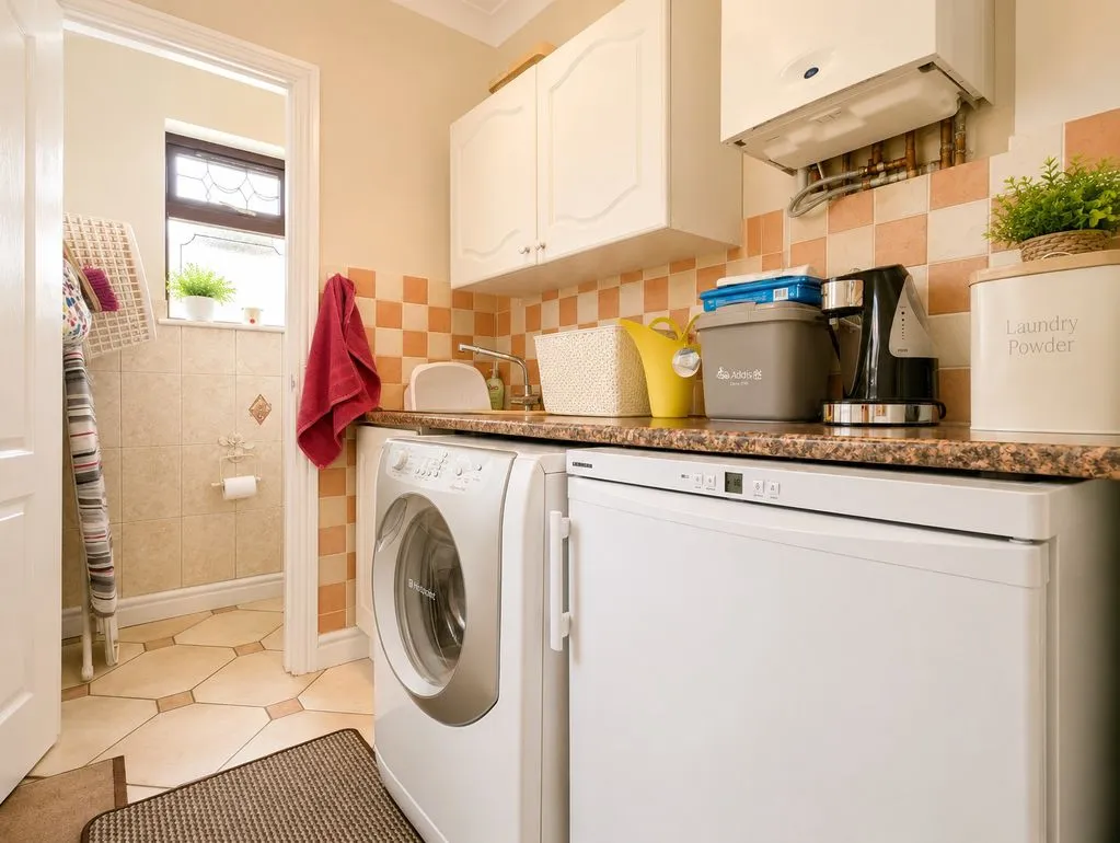 Mere Croft, Norton Canes, WS11, photo 7